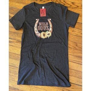 NWT Belle Soft T Shirt Western Women’s Medium Gray Wild Soul Horseshoe